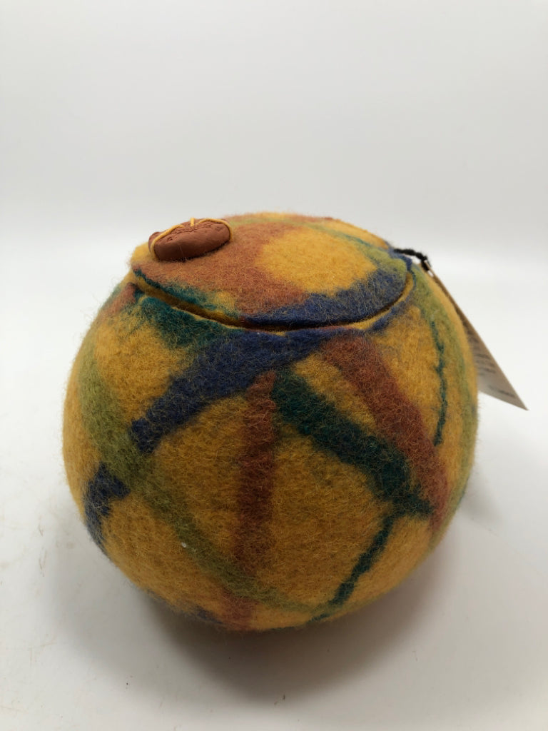 NWT FELT WORKS COLORFUL CONTAINER.