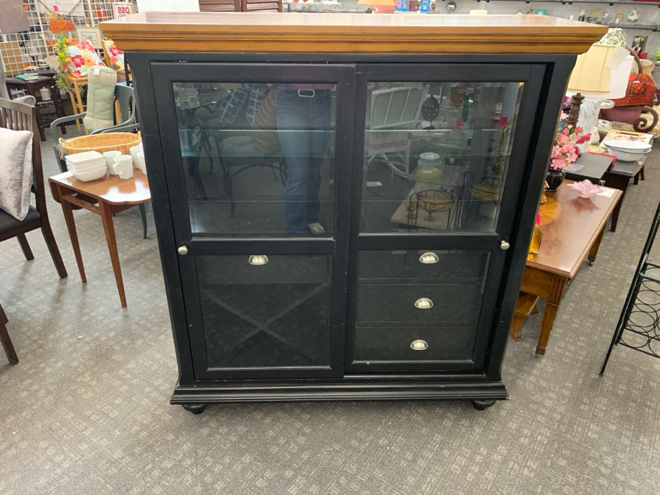 CABINET W/ 2 SLIDING GLASS DOORS 4 DRAWERS/WINE RACK/ GLASS SHELVES WOOD TOP.