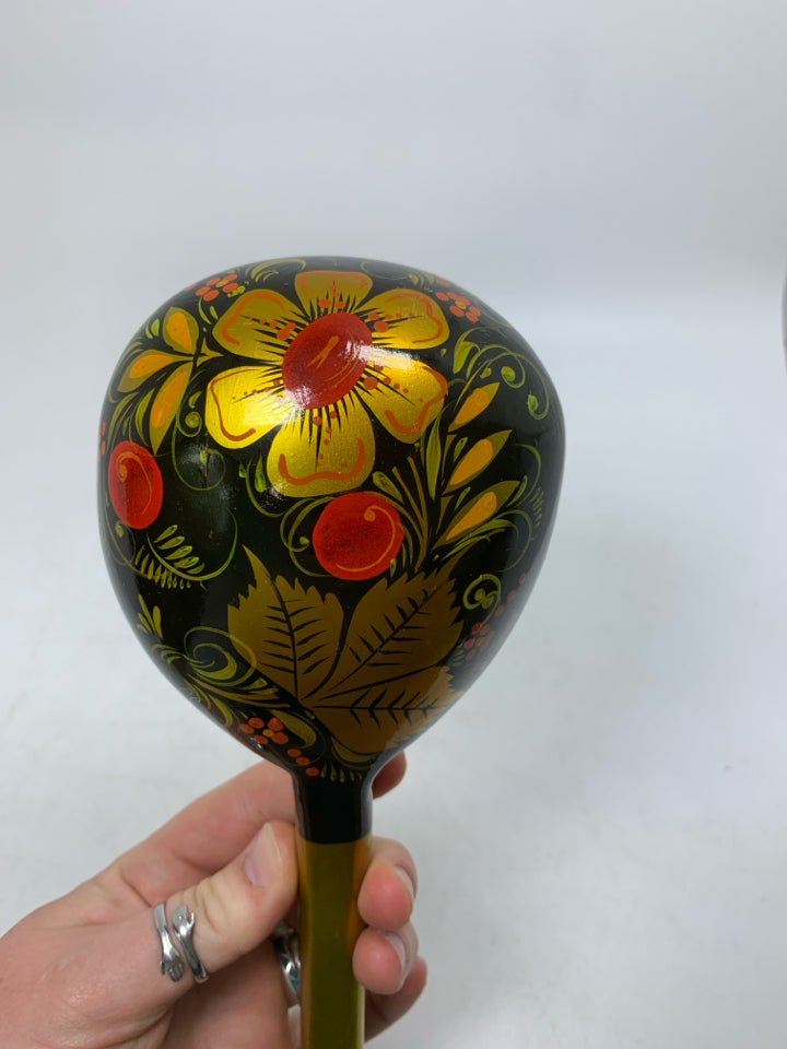 RUSSIAN VERY DETAILED PAINTED WOOD LADLE RED/GOLD.
