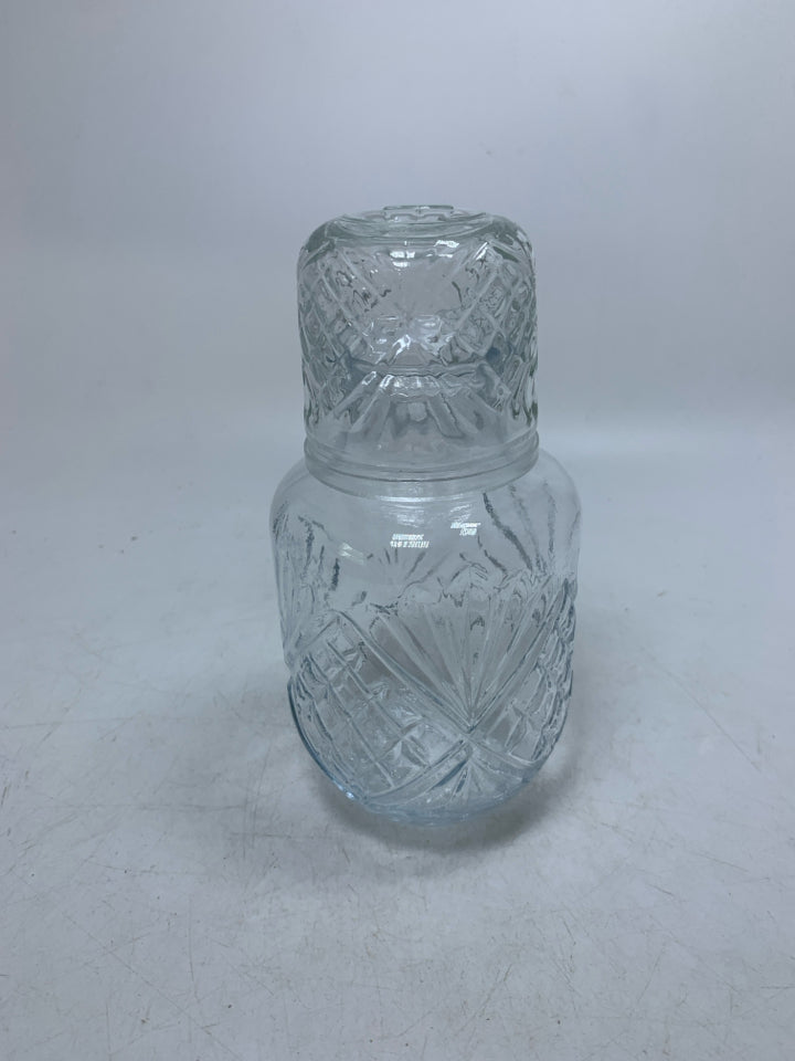 2 PC TEXTURE GLASS BEDSIDE PITCHER/CUP.