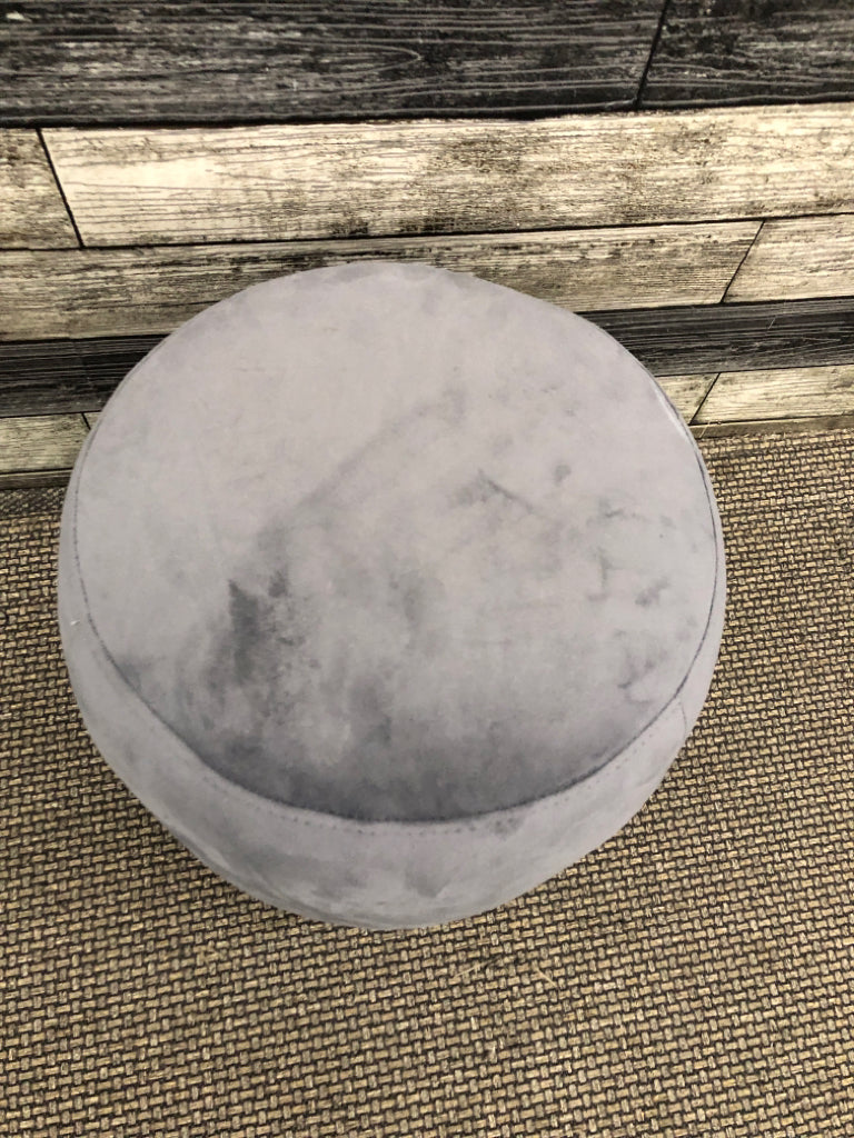 DARK GREY SMALL FABRIC SITTING STOOL.