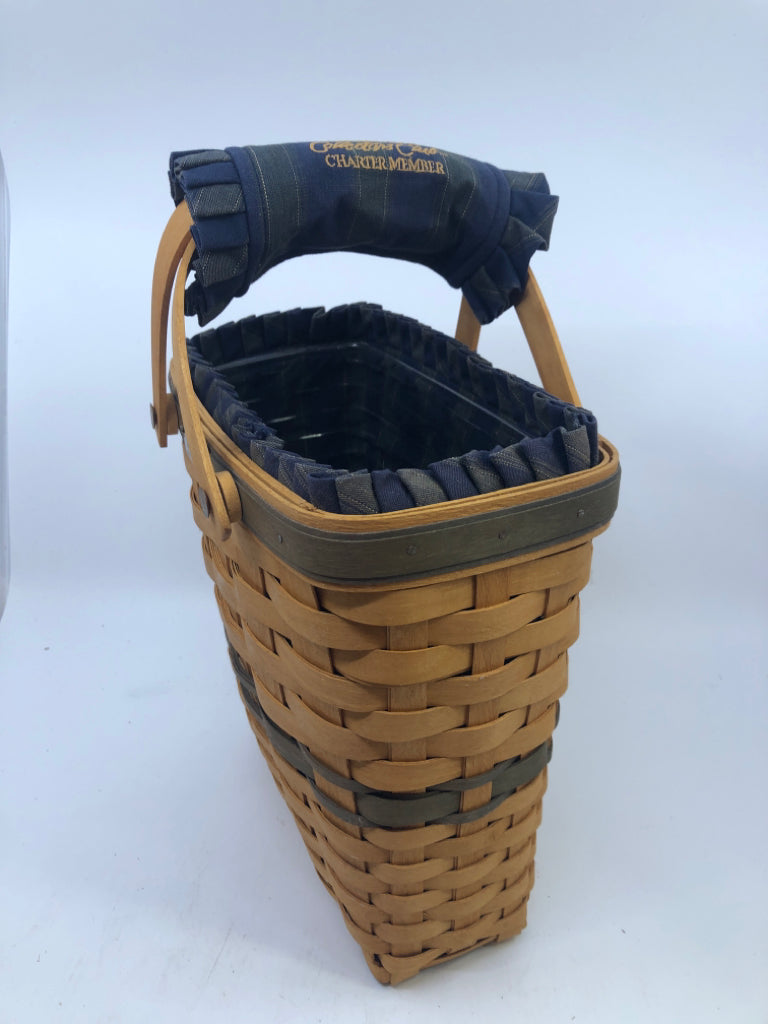 1996 COLLECTORS CLUB BASKET W PLASTIC LINER AND PLAID INSERT.