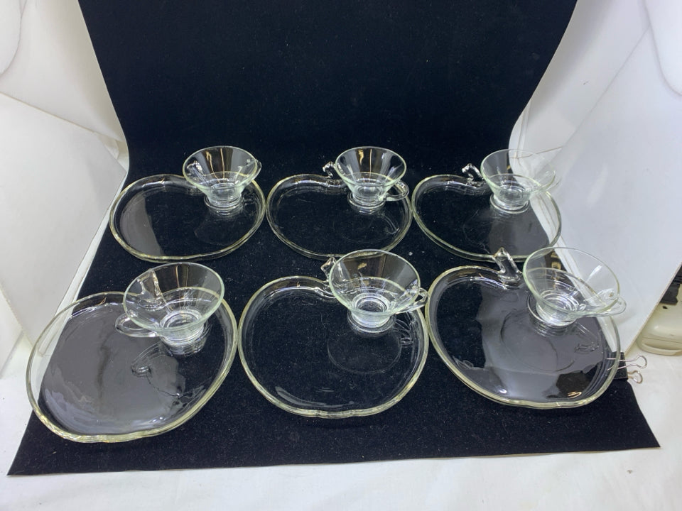 24 PC SVC 6 CLEAR GLASS APPLE PLATES/SNACK PLATES/BOWLS.