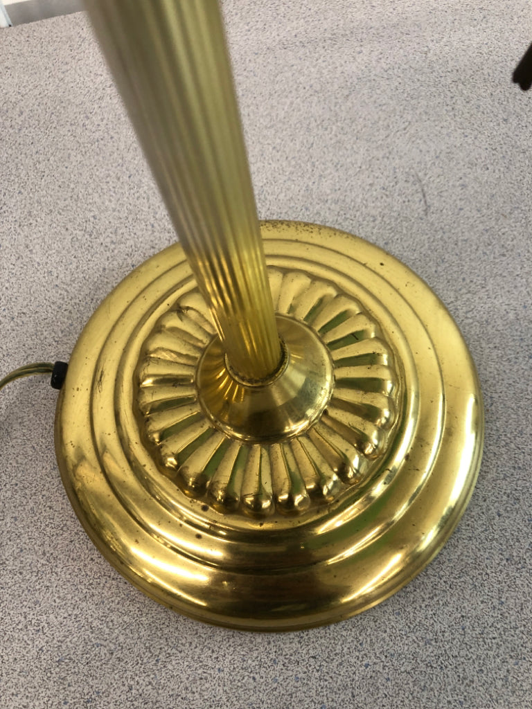 GOLD BANKERS DESK LAMP W/GREEN GLASS SHADE.