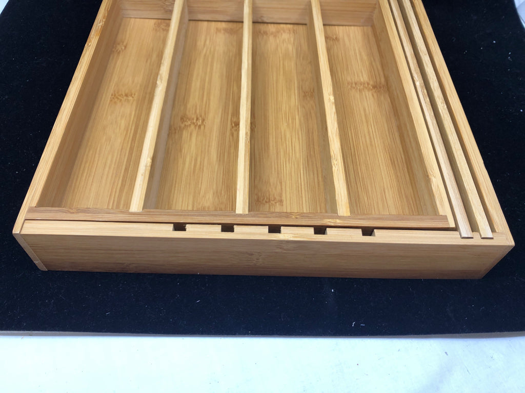 BAMBOO EXPANDABLE UTENSIL HOLDER.