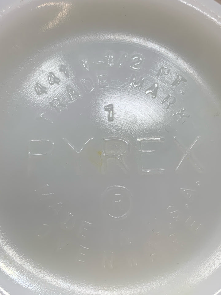VTG PYREX EARLY AMERICA MIXING BOWL.