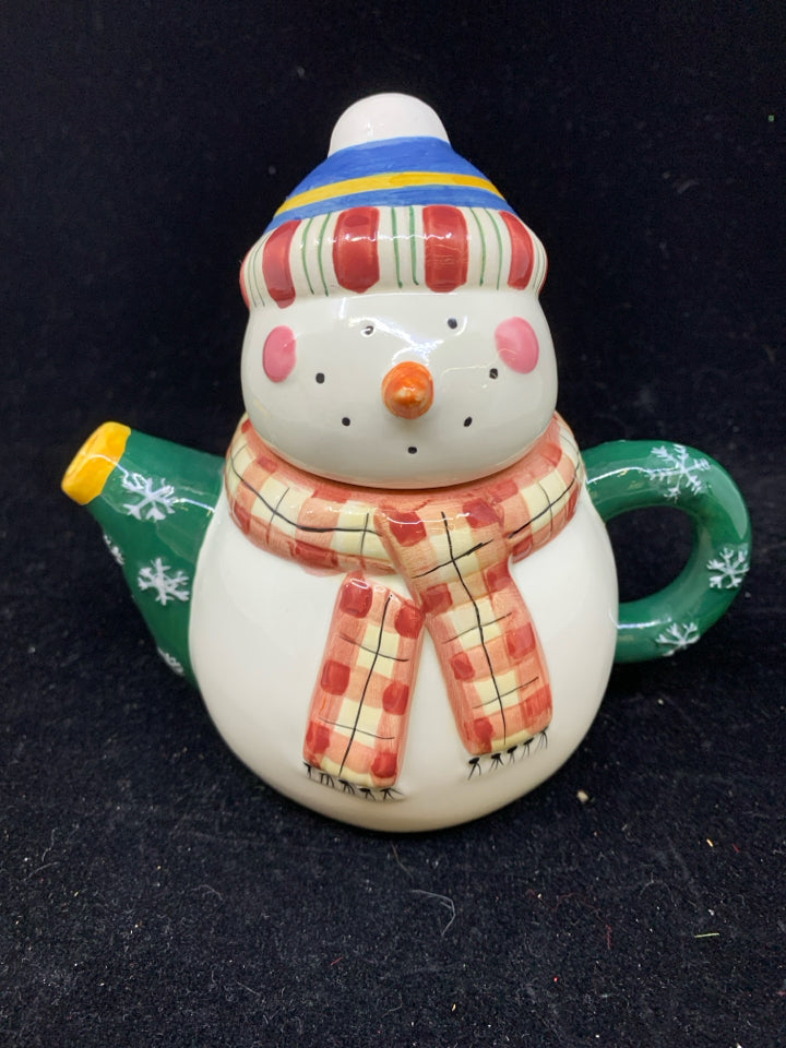SNOWMAN TEAPOT.