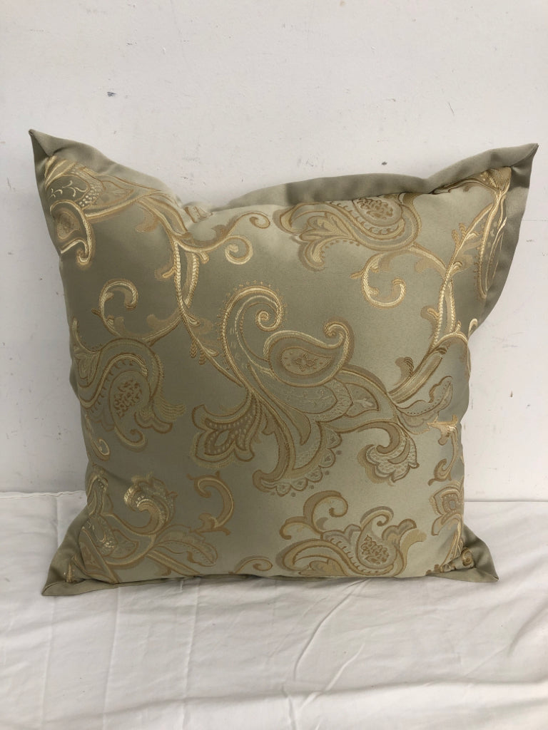 GREEN/GOLD SCROLL PILLOW.