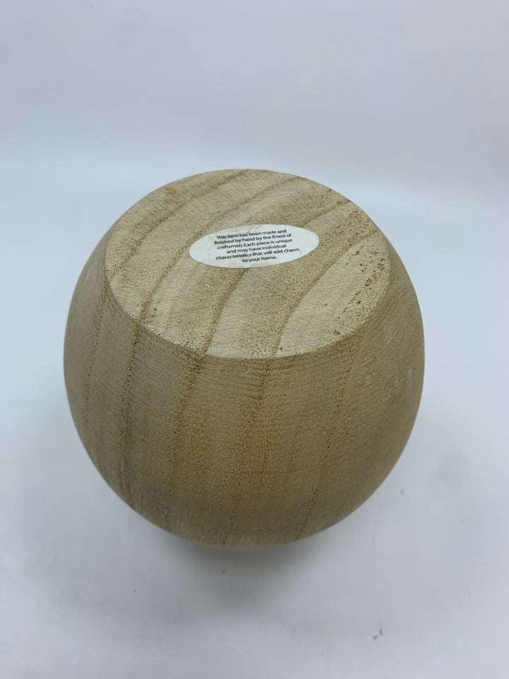 ROUND RAW WOOD VASE.