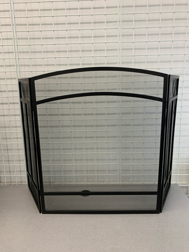FIREPLACE GATE.