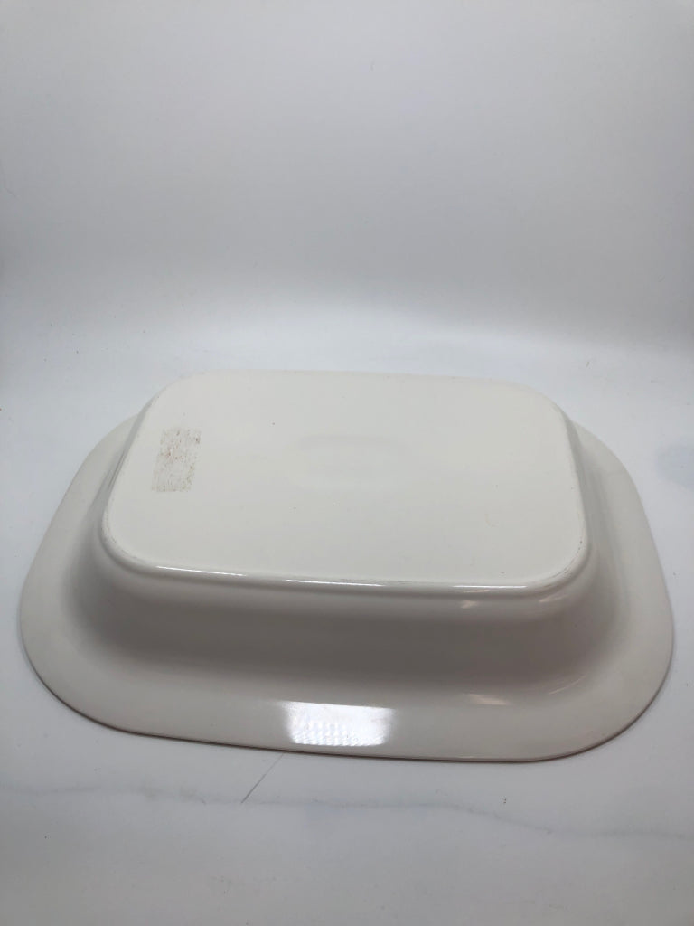 CERAMIC DISH W/PLASTIC STORAGE LID.