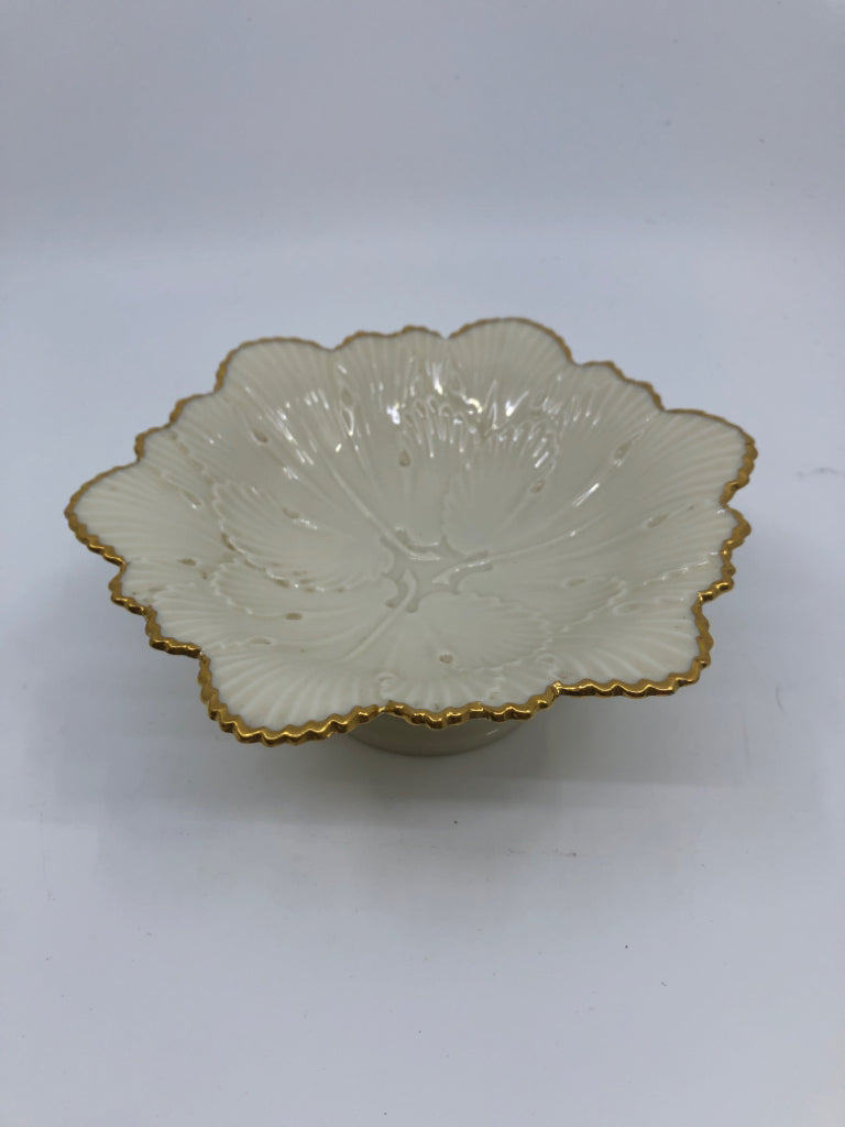 FOOTED LENOX BOWL W FEATHER PATTERN.