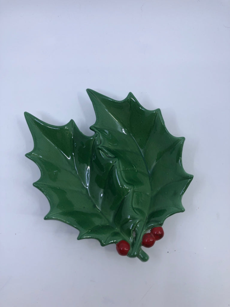 DIVIDED HOLLY SERVING BOWL.