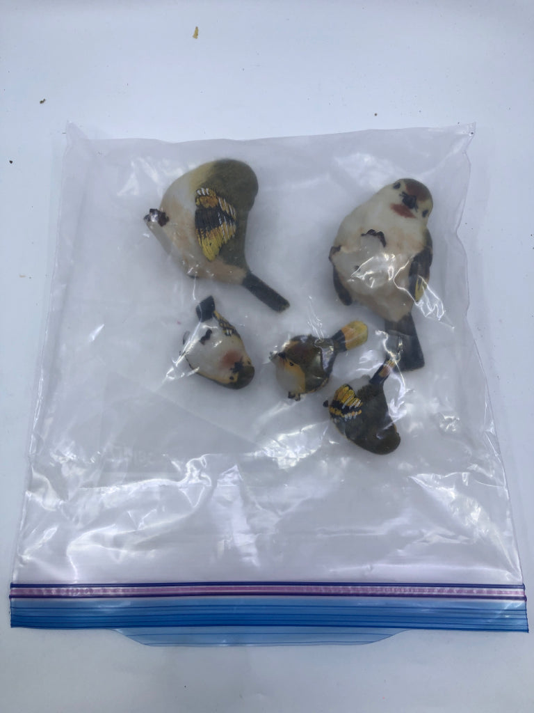 5 FAMILY OF GREEN/YELLOW CHICKADEES RESIN.