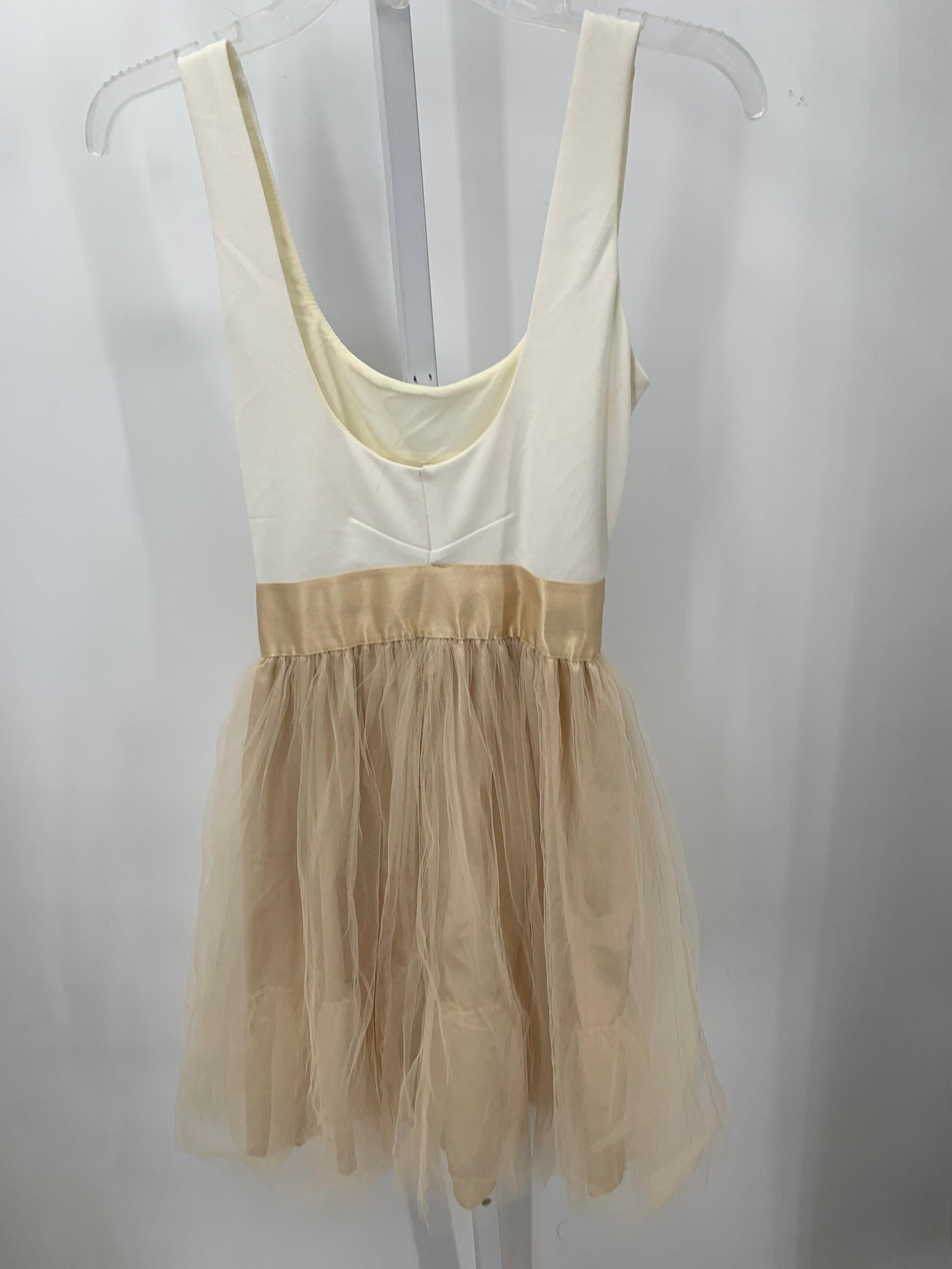 Size Medium Juniors Sleeveless Dress