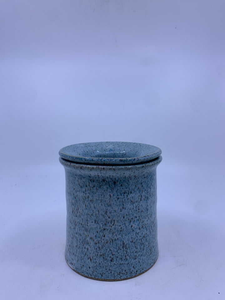 LIGHT BLUE W/ BROWN SPECKLES POTTERY DIP CHILLER.