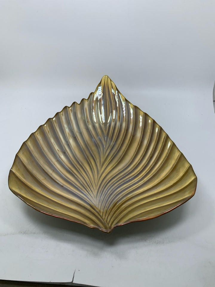 LARGE GOLD TEXTURED GLASS LEAF BOWL.