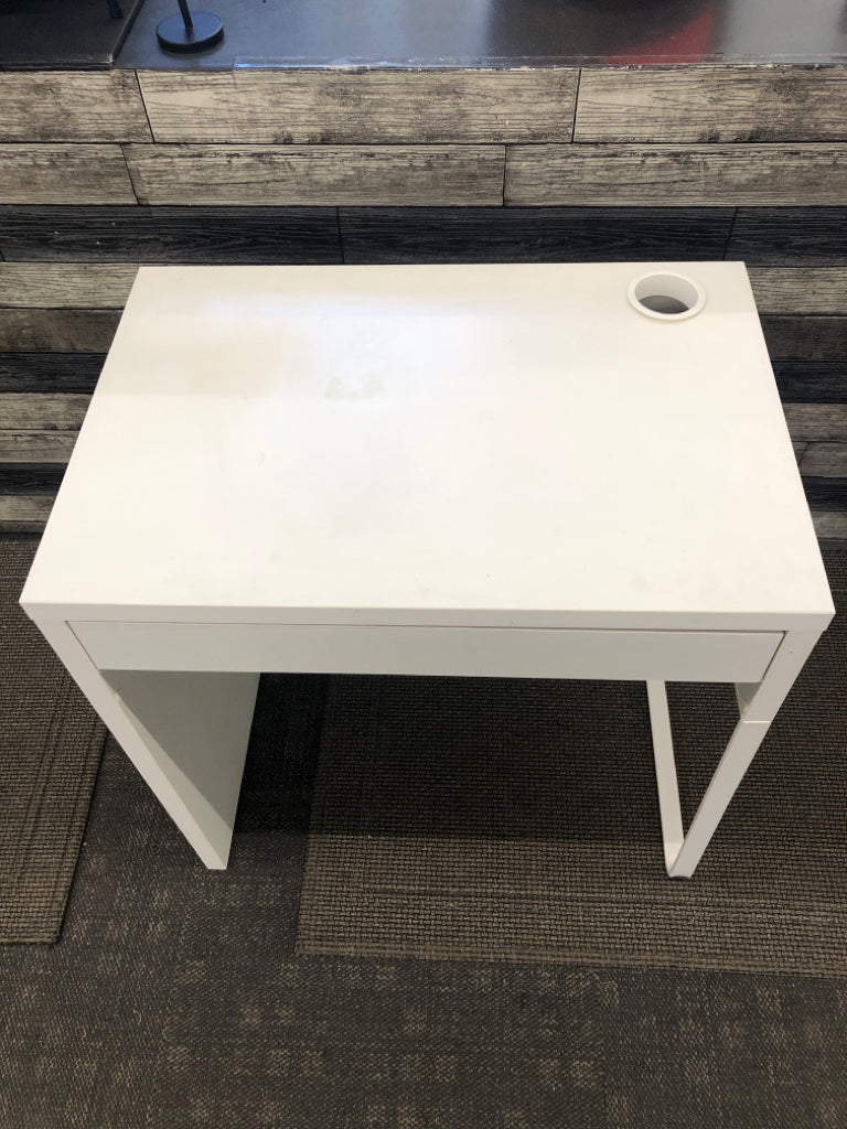 SMALL WHITE DESK W/DRAWER.