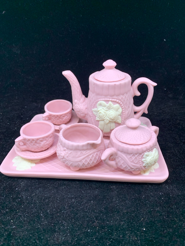 10 PC PINK/WHITE EMBOSSED MINI DECOR TEA SET.