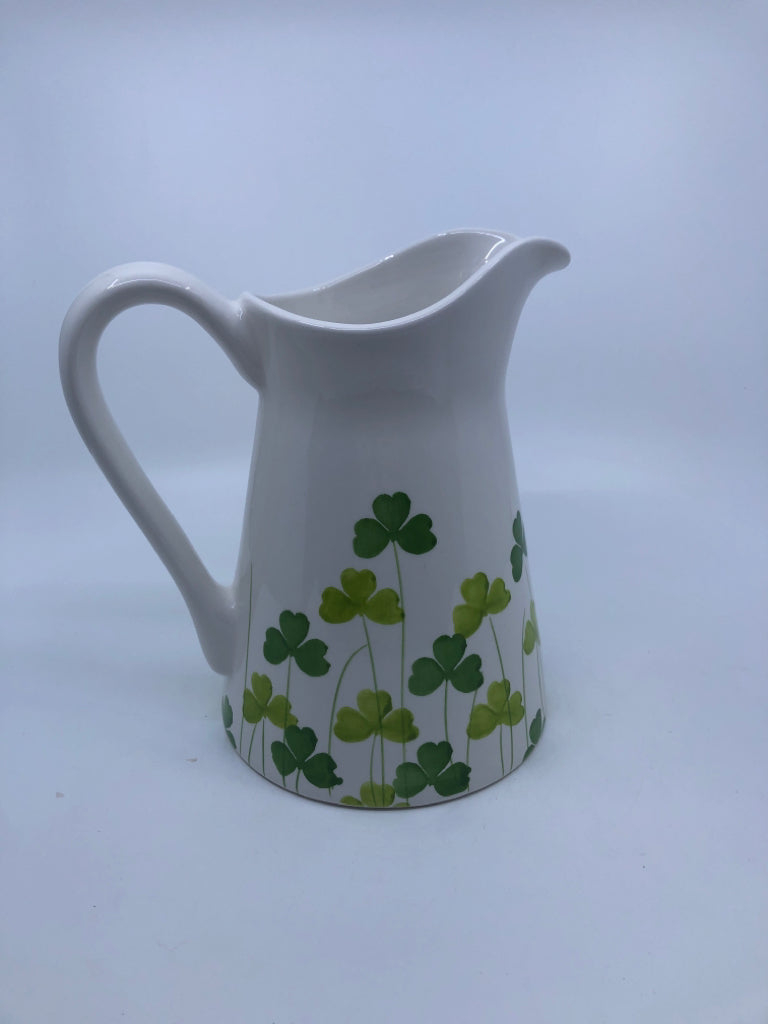 WHITE CLOVER SHAMROCK FARVAL PITCHER.