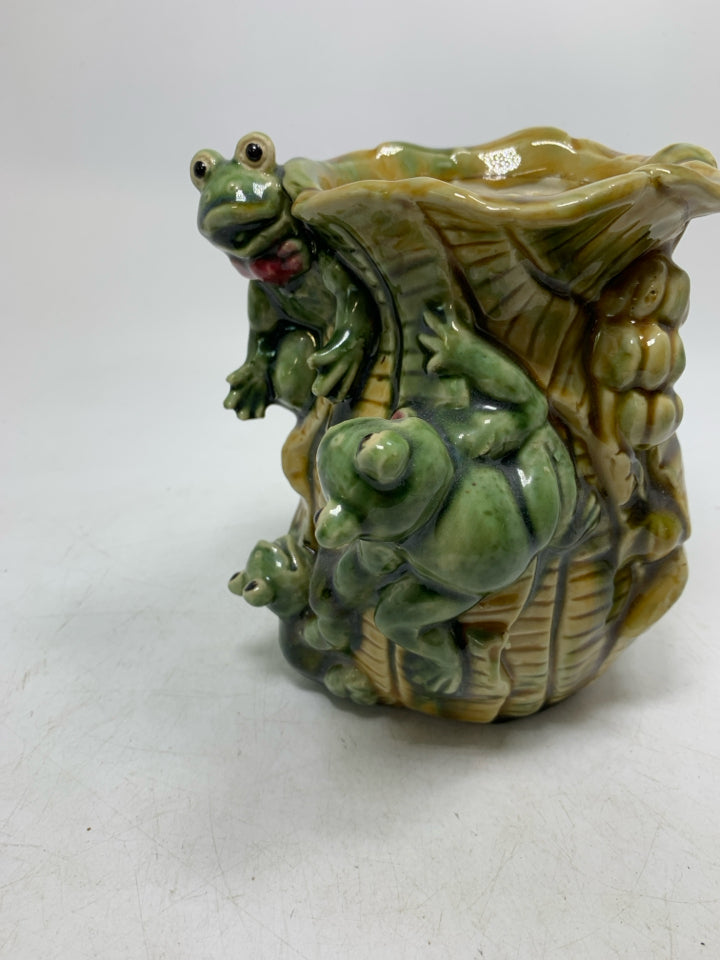 HEAVY POTTERY VASE W/EMBOSSED FROGS.