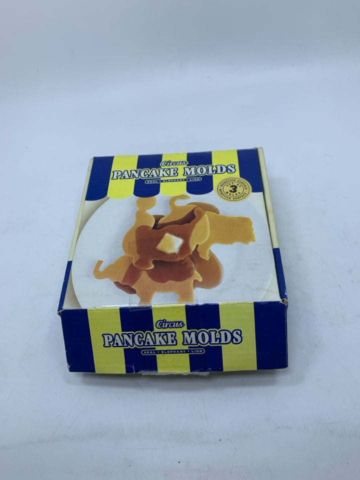 3 PANCAKE MOLDS SEAL LION ELEPHANT IN BOX.