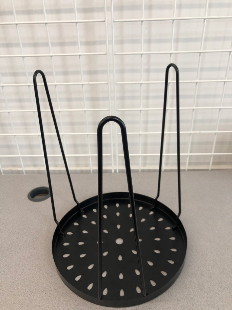 PUNCHED METAL PLANT STAND.