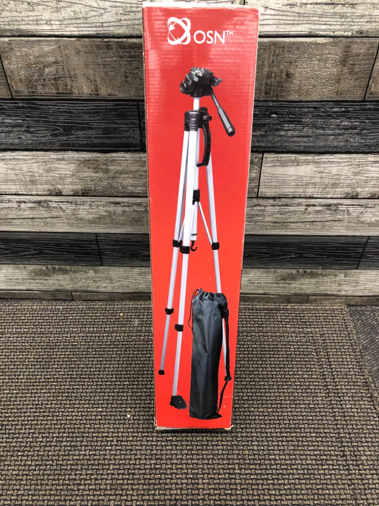 MX 2000 TRIPOD IN BOX.
