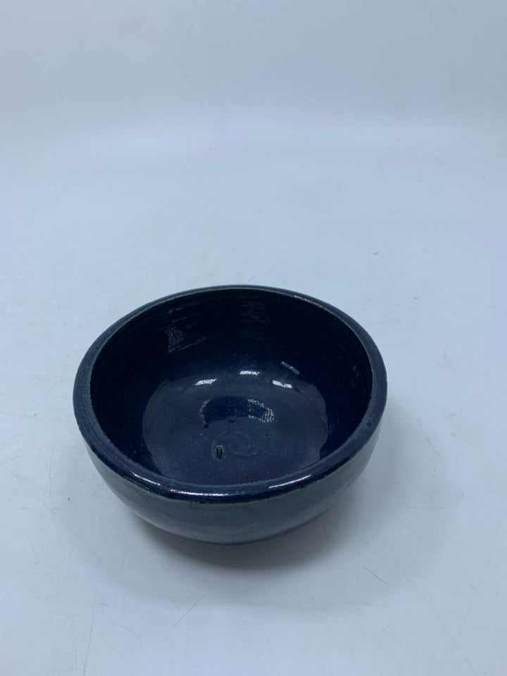 SMALL DARK BLUE TRINKET DISH.