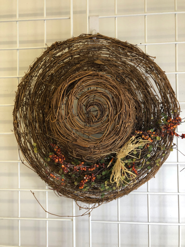 STRAW HAT W/BERRIES WALL DECOR.