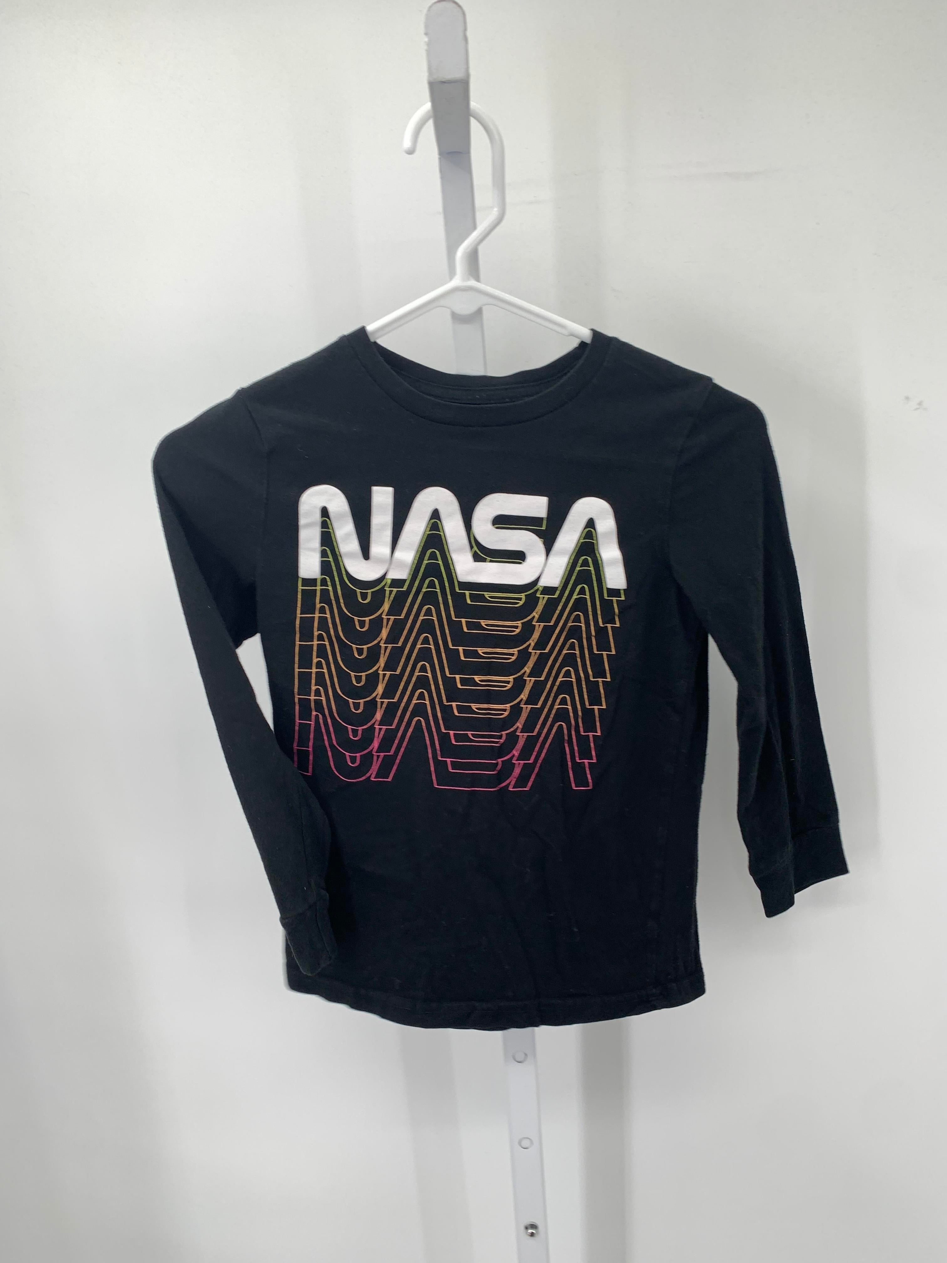 CREW NECK KNIT.