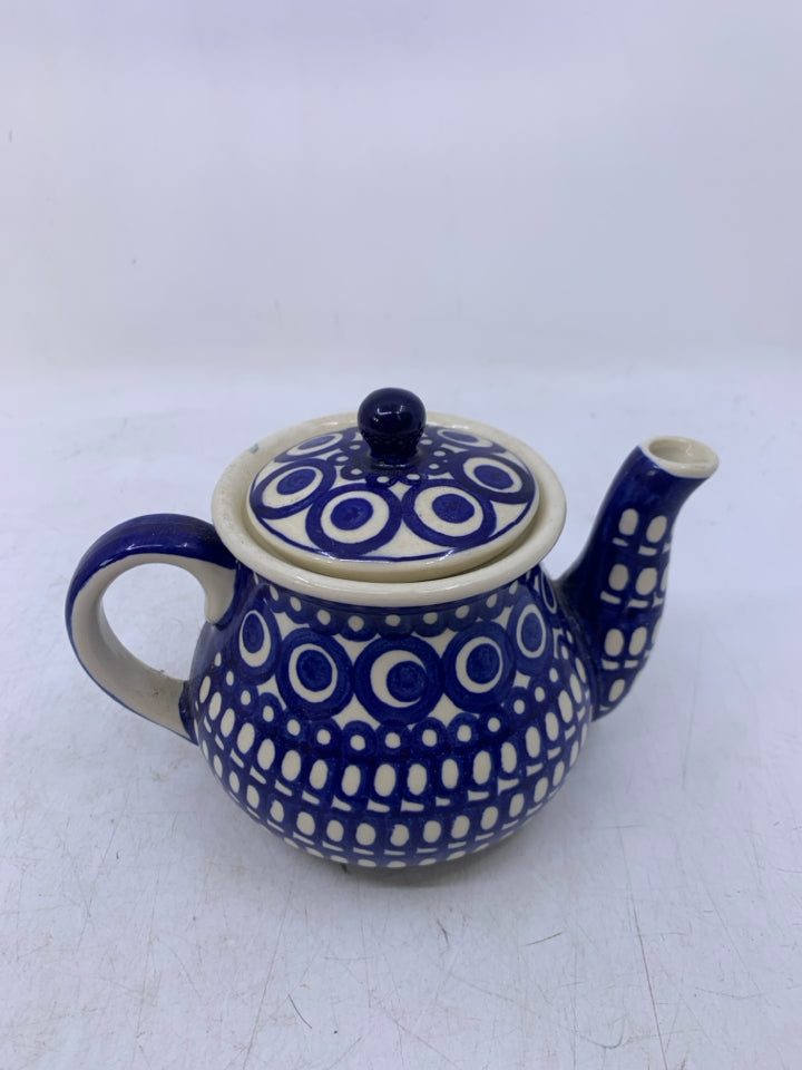 SMALL BLUE W/ WHITE CIRCLES POLISH POTTERY.