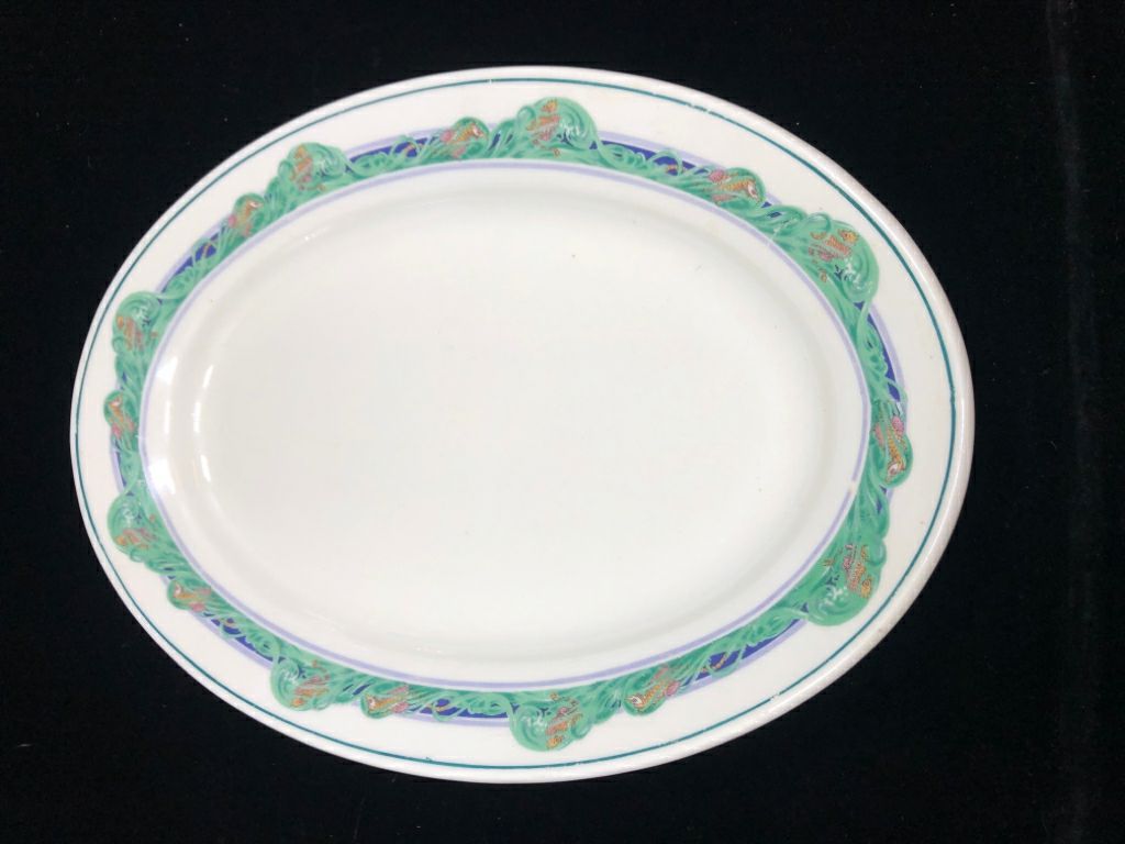 VTG OVAL SERVING PLATTER W/ SEAHORSE RIM.