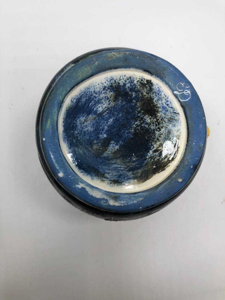 BLUE JEAN SHAPED POTTERY VASE.