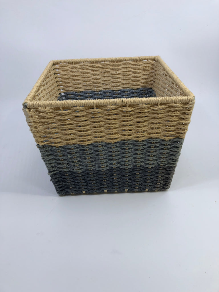 BLUE/CREAM STRIPE SQUARE STORAGE BASKET.