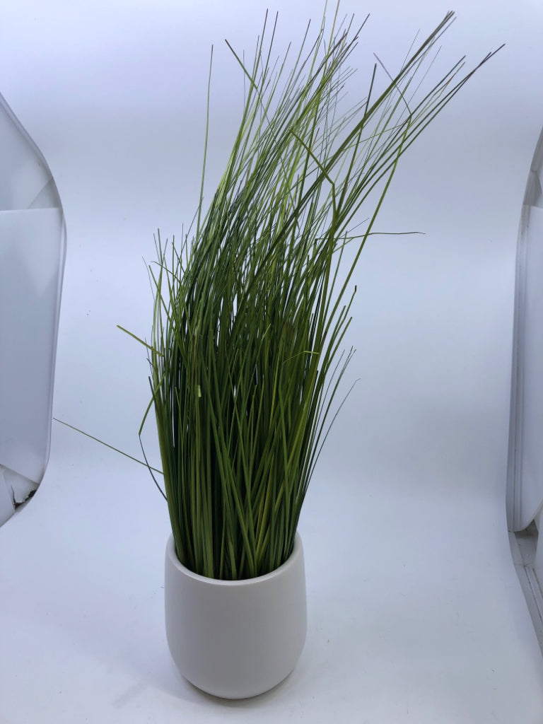 WHITE PLANTER W TALL FAUX GRASS.