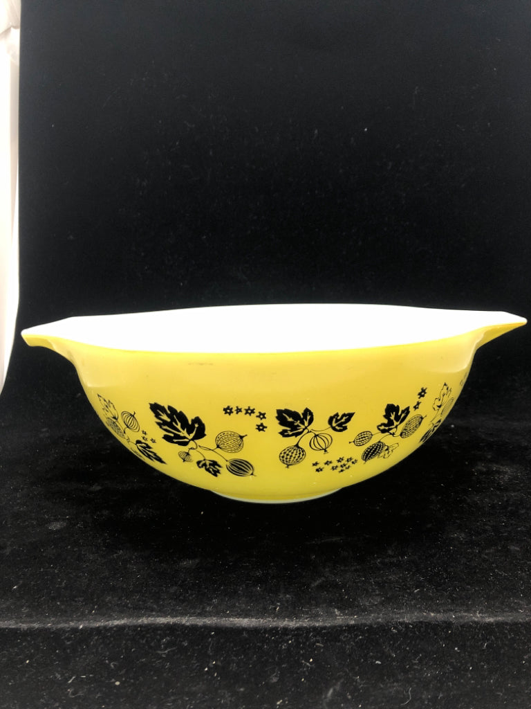 VTG PYREX GOOSEBERRY CINDERELLA MIXING BOWL #444.