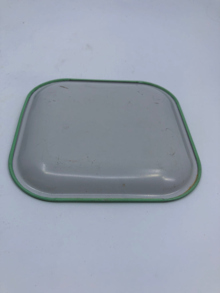 4 VTG METAL BOY AND GIRL PLATES.