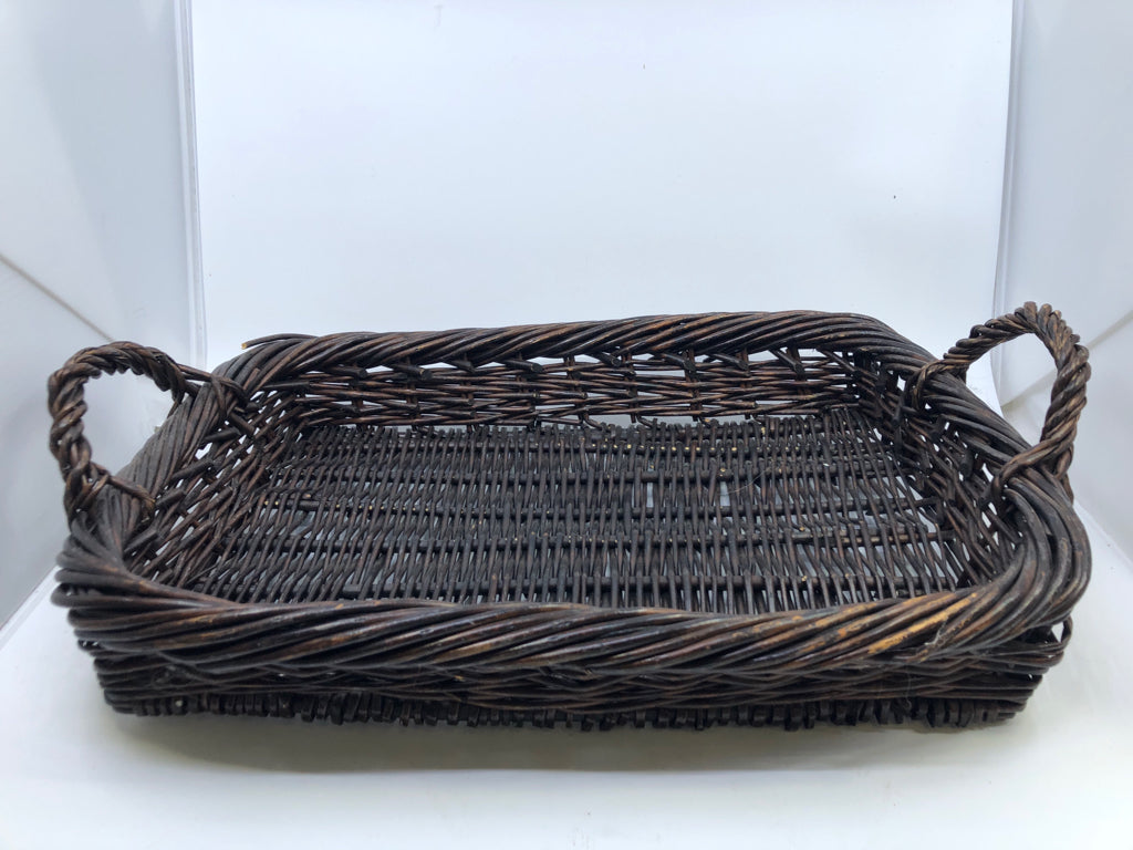 DARK WOVEN RECTANGLE BASKET TRAY W/HANDLES.