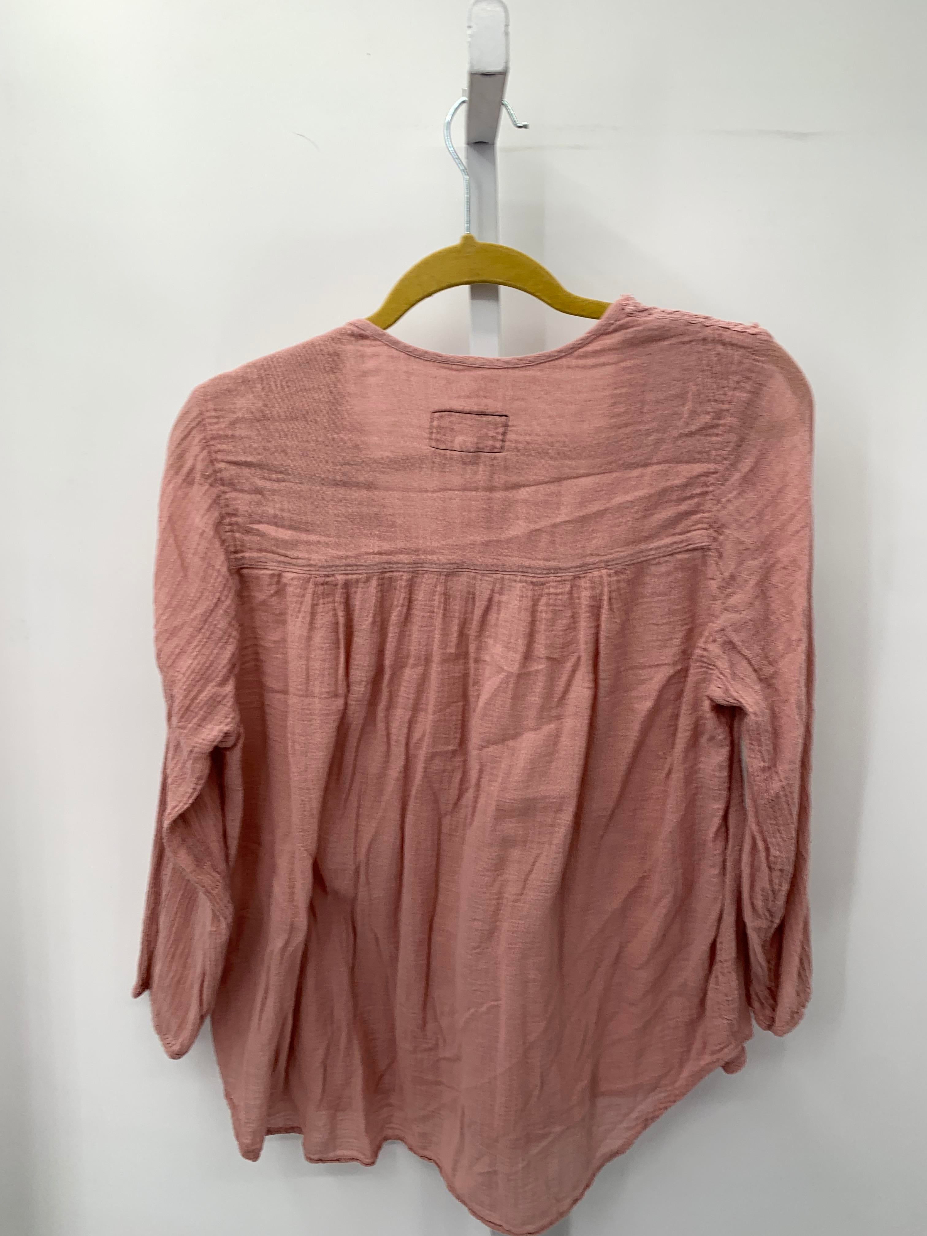Size Small Misses 3/4 Sleeve Shirt