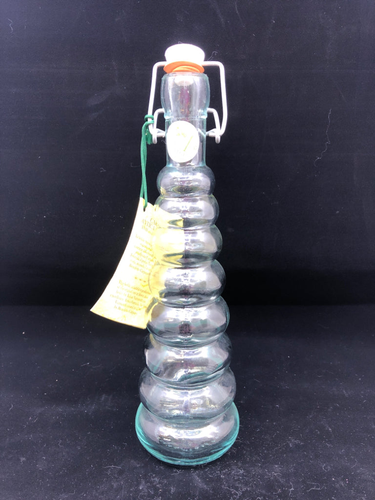 RIBBED GLASS BOTTLE W CLASP.