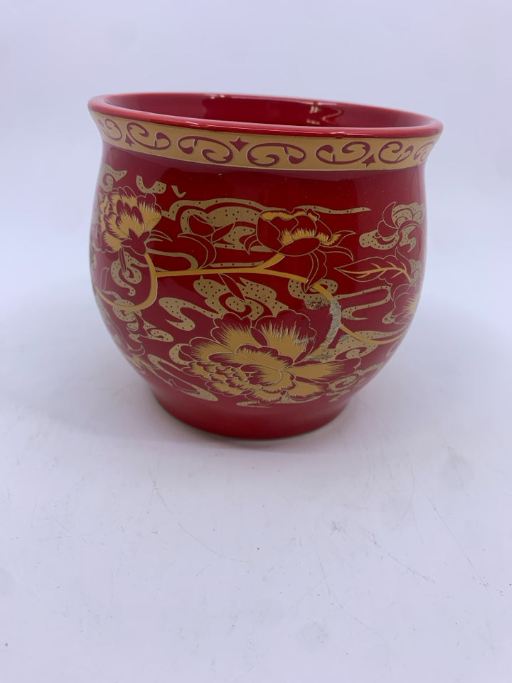 RED ASIAN STYLE FLORAL PLANTER.