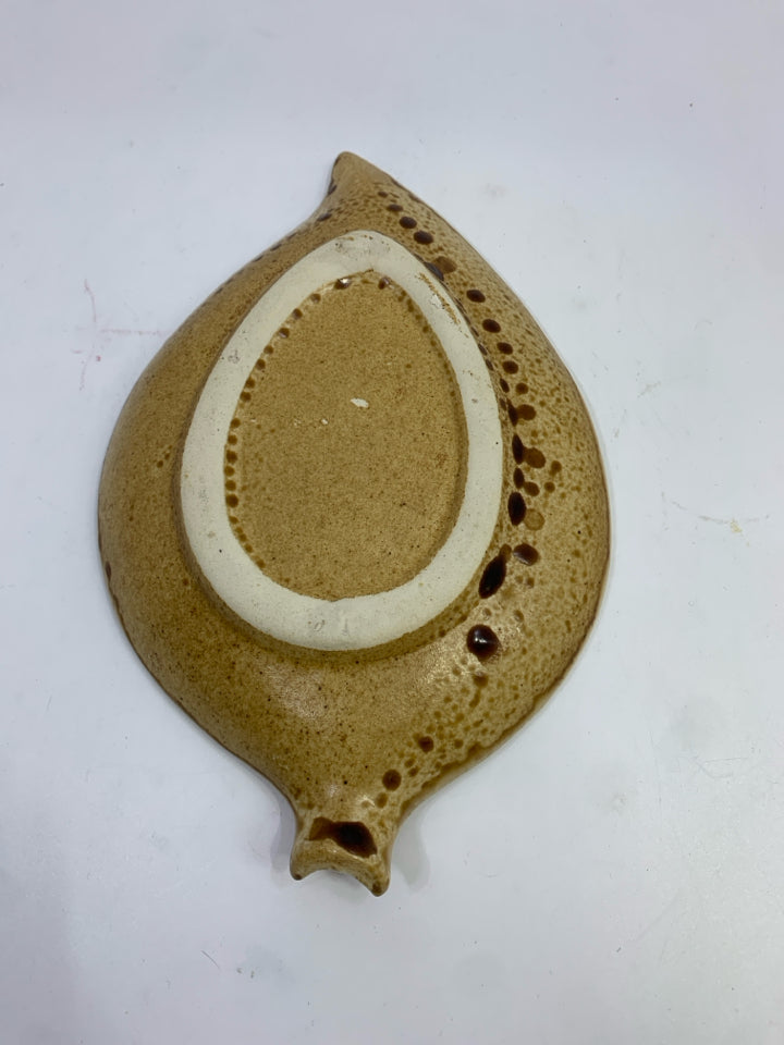 BEIGE LEAF CERAMIC CATCH-ALL DISH W/BLUE.