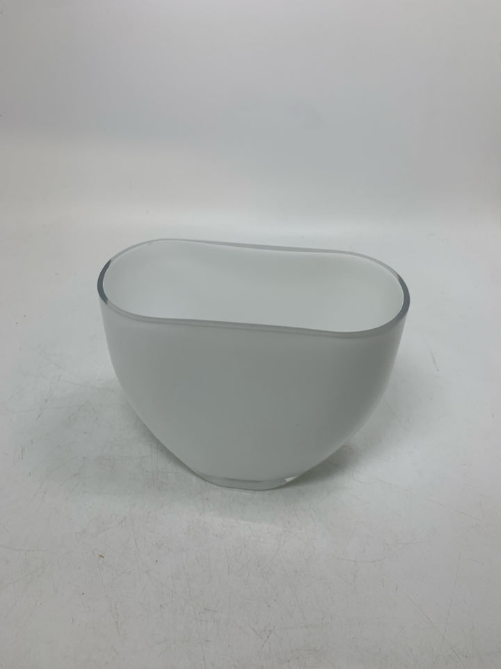 HEAVY BOTTOM NARROW GLASS VASE.