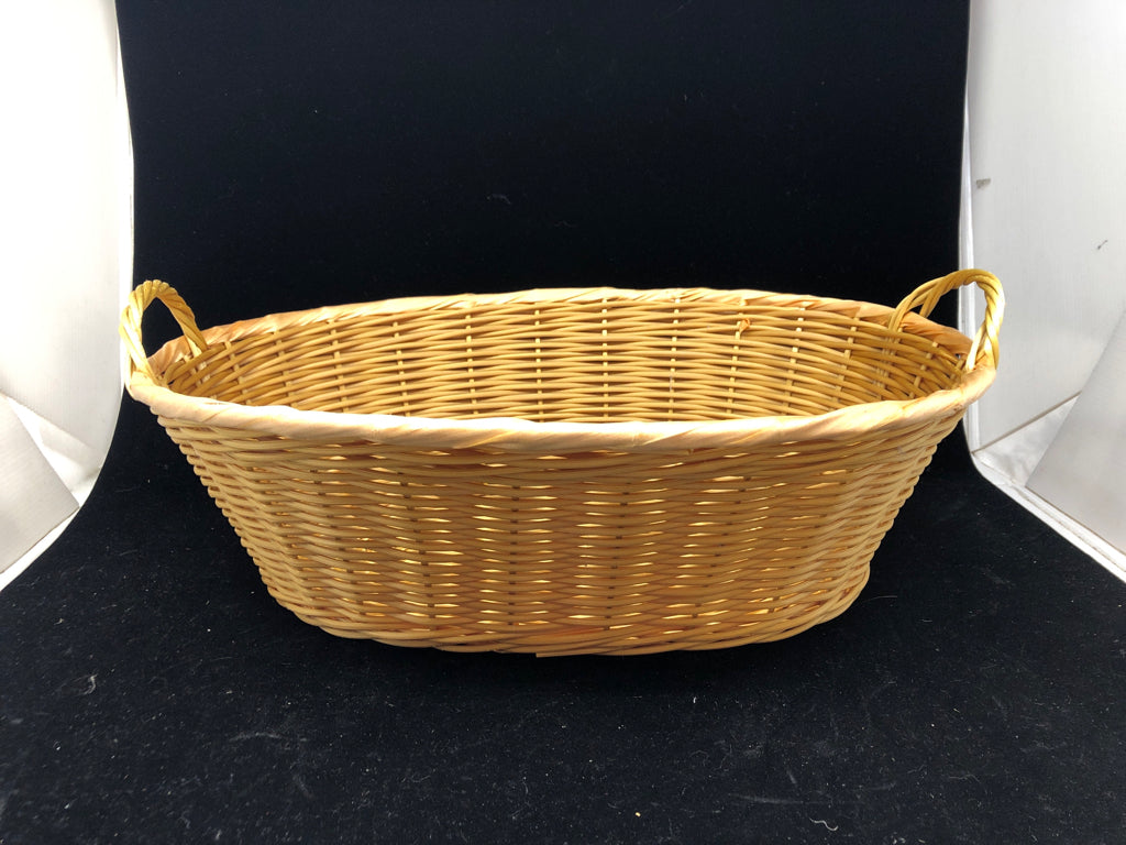 OVAL BLONDE BASKET W 2 HANDLES.