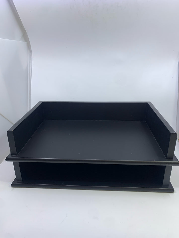 BLACK 2-LAYER LETTER ORGANIZER TRAY.