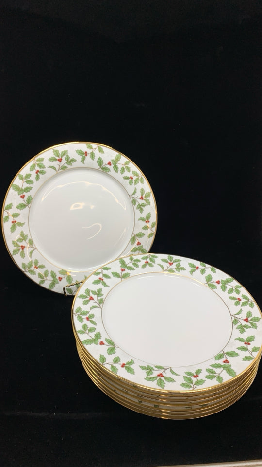 HOLLY & BERRY CHRISTMAS DISH SET SRV FOR 8- NORITAKE.