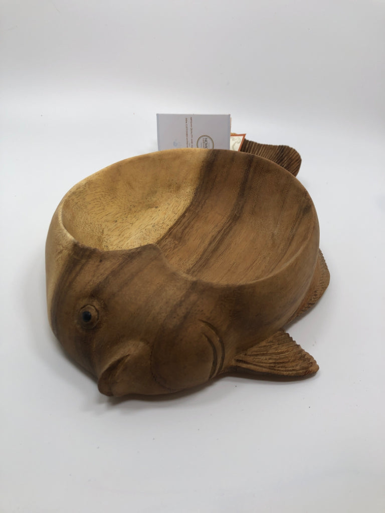 NWT NOVICA WOOD CARVED FISH BOWL.