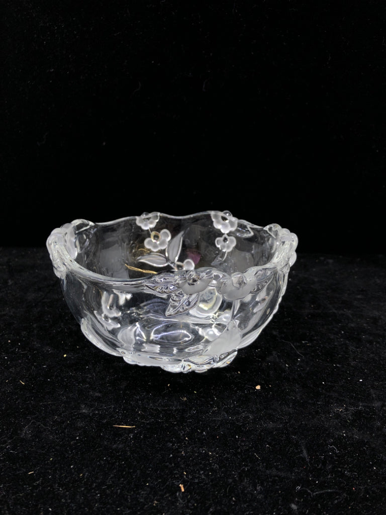 SMALL FLORAL FROSTED BOWL.