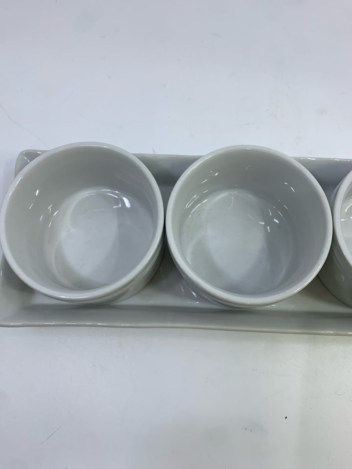 4 PC 3 CERAMIC CUPS W/TRAY OUR TABLE.